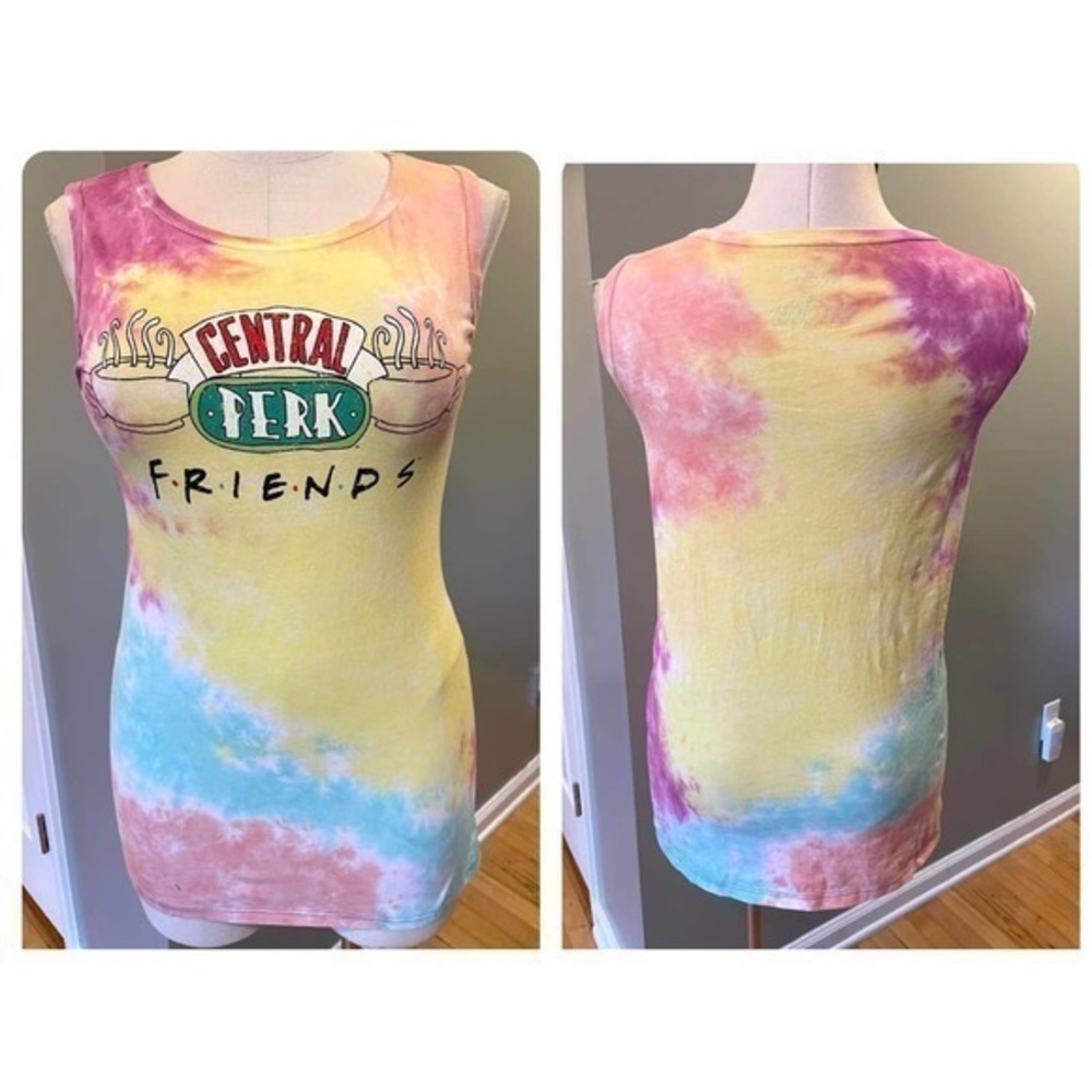 Torrid 2 (2x 18/20) FRIENDS Central Perk Tie Dye Classic Fit Graphic Tank Top